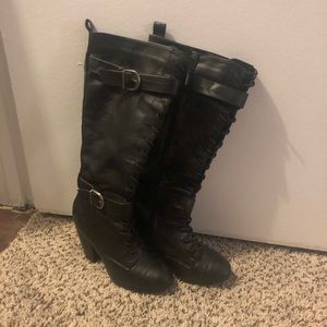 Black heeled Rampage boots 👏🏼